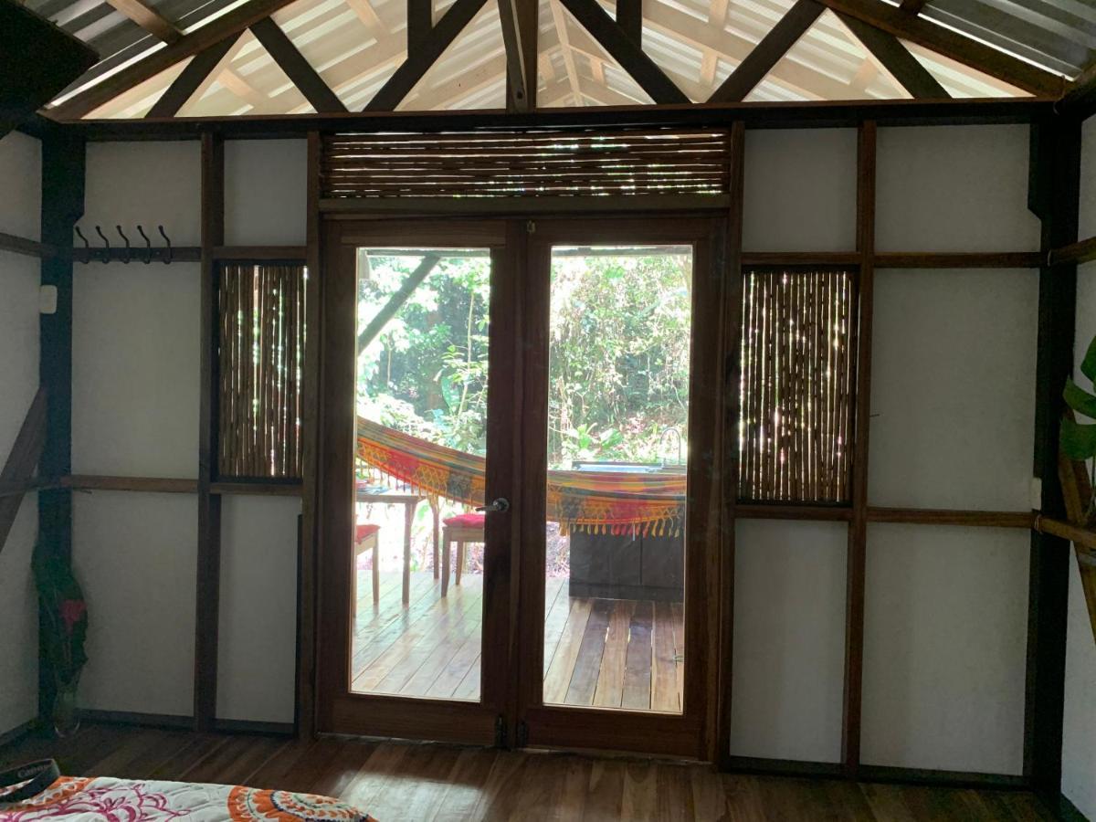 Pequeno Paraiso 1 *